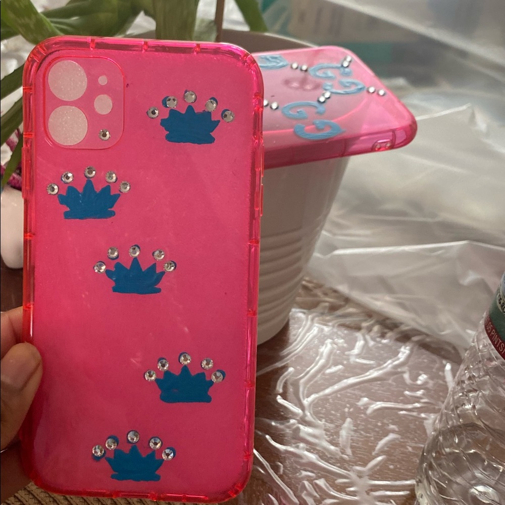 iPhone 11 neon pink